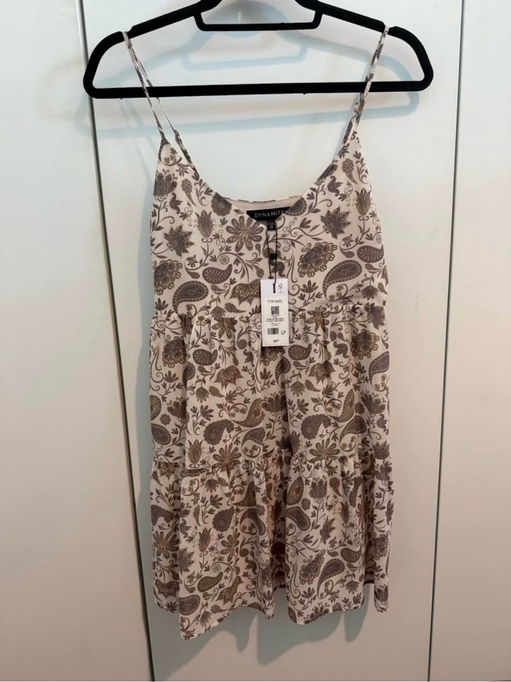 Dynamite Cream Paisley Print Dress
